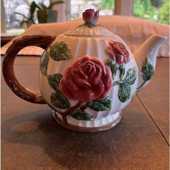 Victorian Rose Teapot. Omnibus by Fitz and Floyd 1995 - Picture 1 of 14